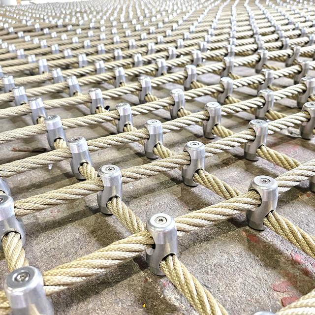 V Net Rope Bridge Small Aperture Net
